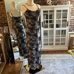 Casual and super stretchy dress with built in bra